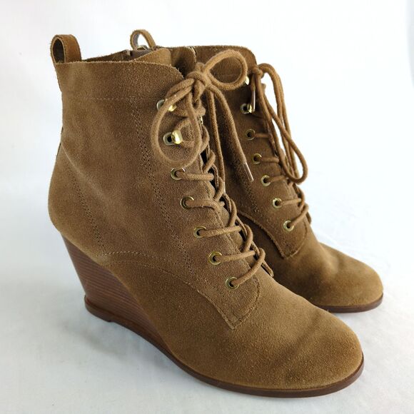 BCBGeneration Wiley Suede Leather Wedge Ankle Boots Women's 7 Booties Side Zip - Picture 1 of 8